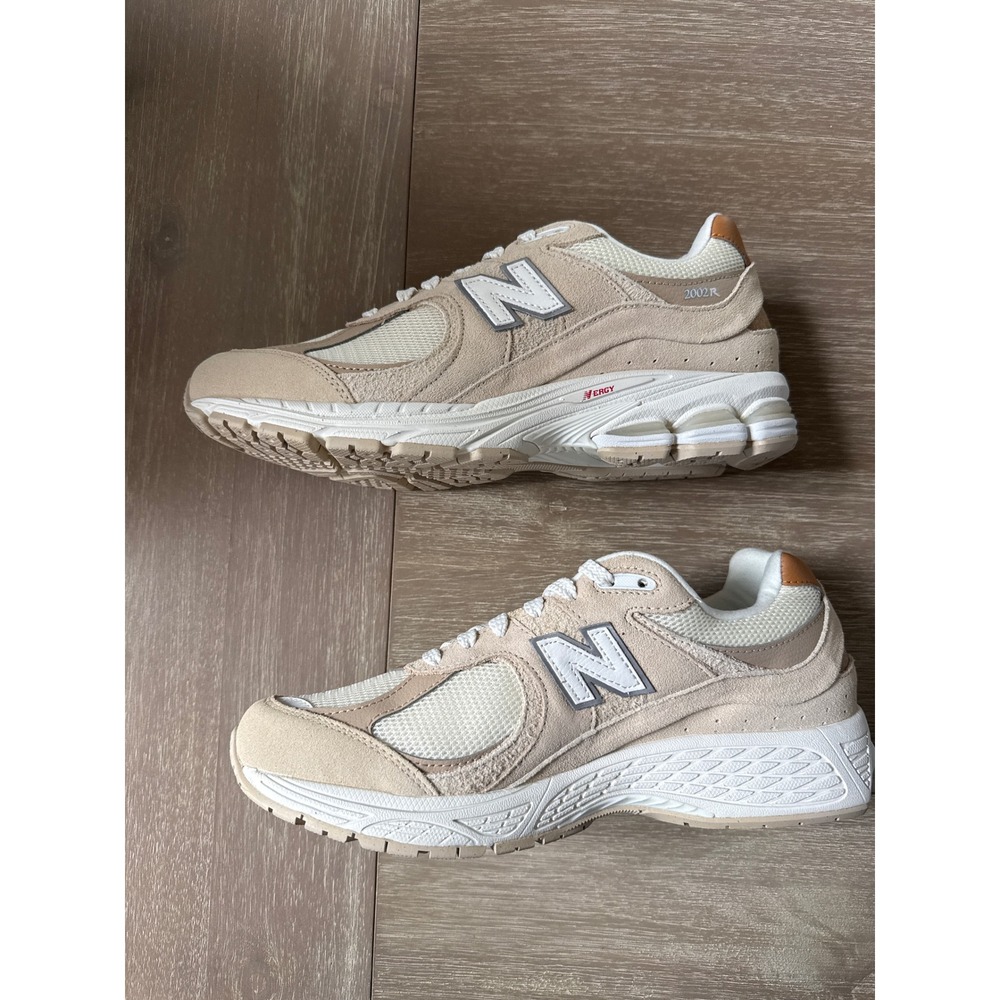 New Balance 2002R Beige Suede Mesh Classic‎ Sneakers Women Size 10 New In Box - Picture 5 of 8